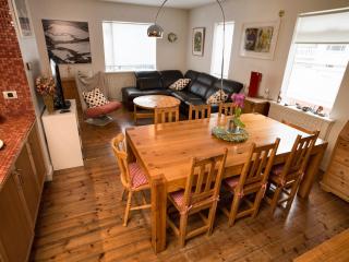 Town House close to Center - Reykjavik - 8