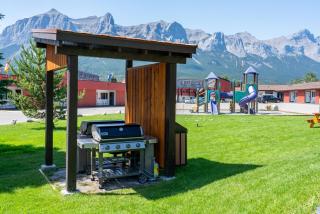 Rocky Mountain Ski Lodge - 4