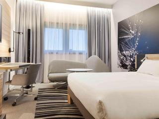 Novotel Tours Centre Gare - Tours - 1
