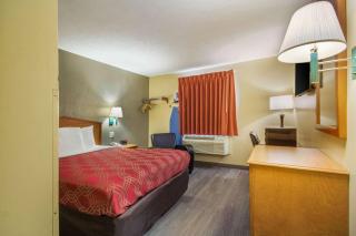 Econo Lodge Lansing - Leavenworth - Lansing - 4
