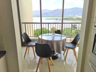 Cairns Ocean View Apartment in Aquarius - Cairns - 4