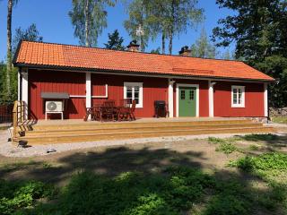 Nedanby | Cottage | Idyllic location | Porch | Grill - Edsbro - 9