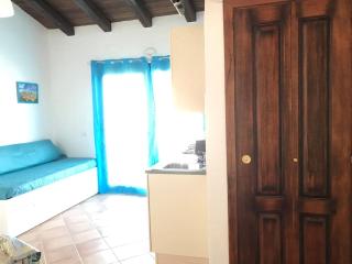 PRETTY LITTLE HOUSE (con piscina e wi-fi) - Nebida - 5