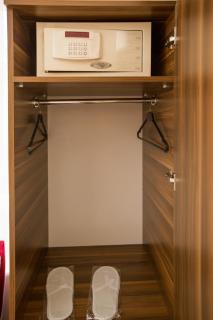 Corner Garden Hotel - 3