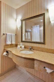 Holiday Inn Express Delano Highway 99 by IHG - 3