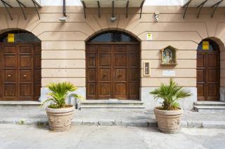 Anna's Home in Historical Center - Palermo - 9