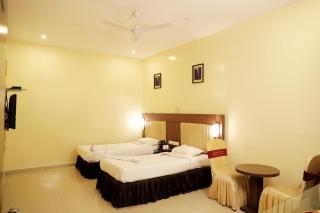 Hotel Swagath Grand Nagole - 8