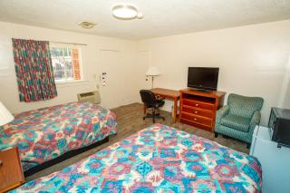 Coach House Inn - 6