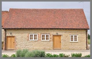 Court Farm Barns - Warborough - 7