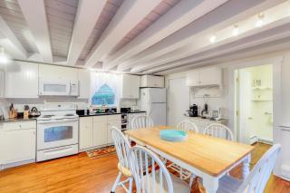Oak Bluffs Cottage - 3