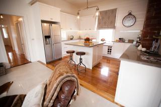 Belmont at Beechworth 2 bedrooms, 2 bathrooms, 2 couples - Beechworth - 3