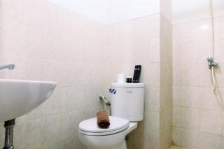 Spacious Studio Room Park View Condominium Apartment By Travelio - Depok - 5