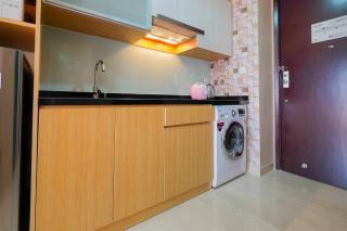 Exquisite Studio Menteng Park Apartment By Travelio - Giacarta - 7