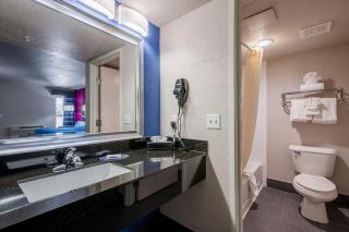 Stratford House Inn - Edmond - 8