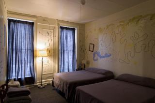 Carlton Arms Hotel - 3