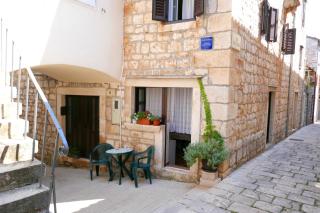 Apartments Ljubica - Stari Grad - 0