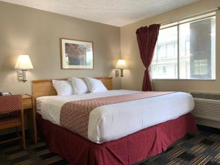 Sandusky Inn - 1