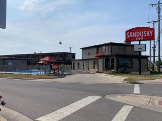 Sandusky Inn - 8