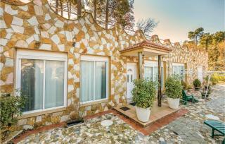 2 Bedroom Nice Home In Puig Ventos - Mont Barbat - 0