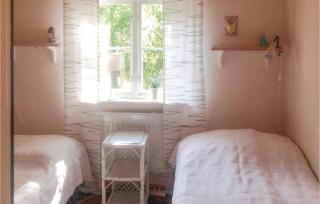 Two-Bedroom Holiday Home In Yngsjo - Yngsjö - 1