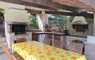 Awesome Home In La Roquette Sur Siagne - La Roquette-sur-Siagne - 4