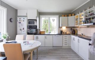 Cozy Home In Åsensbruk With Kitchen - Åsensbruk - 3