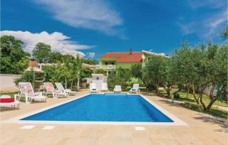 Six-Bedroom Holiday Home In Sv Filip I Jakov - 9
