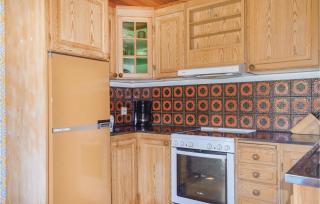 Two-Bedroom Holiday Home In Lenhovda - 2