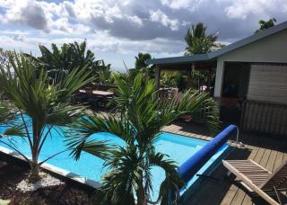 Bungalow cosy avec piscine surplombant l'océan - Bellemène - 9