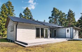 Four-Bedroom Holiday Home In Slite - Åminne - 0