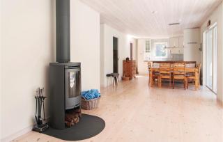 Four-Bedroom Holiday Home In Slite - 4