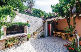 One-Bedroom Holiday Home In Herceg Novi - Herceg Novi - 4