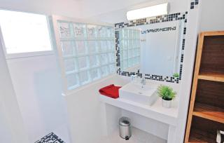 Amazing Home In Laudun-Lardoise - Laudun - 1
