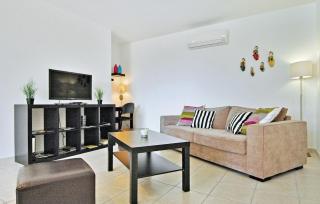 Amazing Home In Laudun-L'ardoise - 9