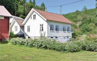 Awesome Home In Farsund With Lake View - 8