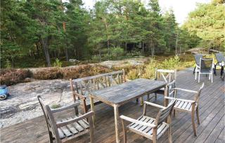 Stunning Home In Hammarö With Jacuzzi - Hammarö - 3