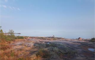 Stunning Home In Hammarö With Jacuzzi - Hammarö - 8