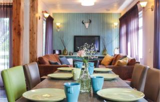 8 Bedroom Lovely Home In Bruchterveld - 8