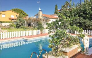 3 Bedroom Nice Home In Francàs - Comarruga - 0