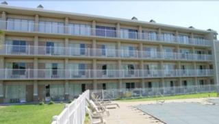 Ambassadors Inn & Suites - 5