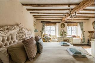 Tudor Cottage - 0