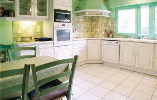 Awesome Home In Ustaritz - 9