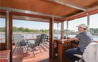 Cozy Ship In Neustrelitz With Wifi - Neustrelitz - 2