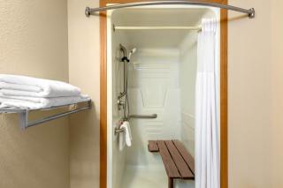 Super 8 by Wyndham Eureka Springs - 8