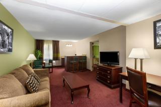 Super 8 by Wyndham Eureka Springs - 6