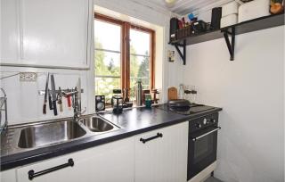 2 Bedroom Stunning Home In Strömstad - Lommeland - 2