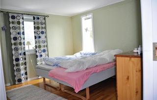 3 Bedroom Lovely Home In Hedekas - Hedekas - 2