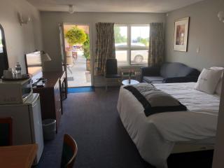Good Night Inn - Port Colborne - 9