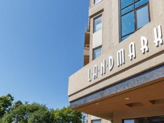 5 Min Walk To Famous Victoria Inner Harbour And Empress Hotel - 7