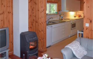 3 Bedroom Nice Home In Hallaryd - Hallaryd - 3